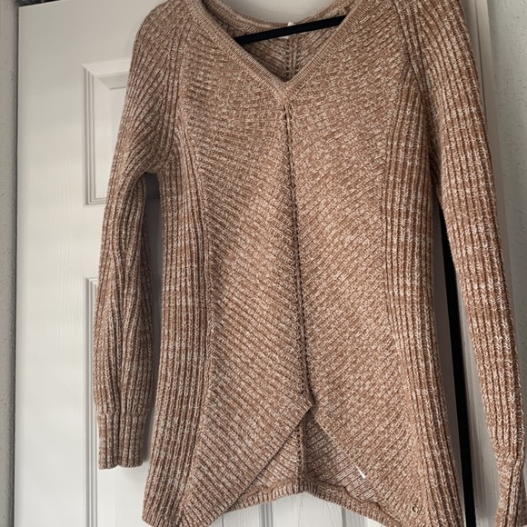 Guess Tan Sweater Small - Picture 4 of 8